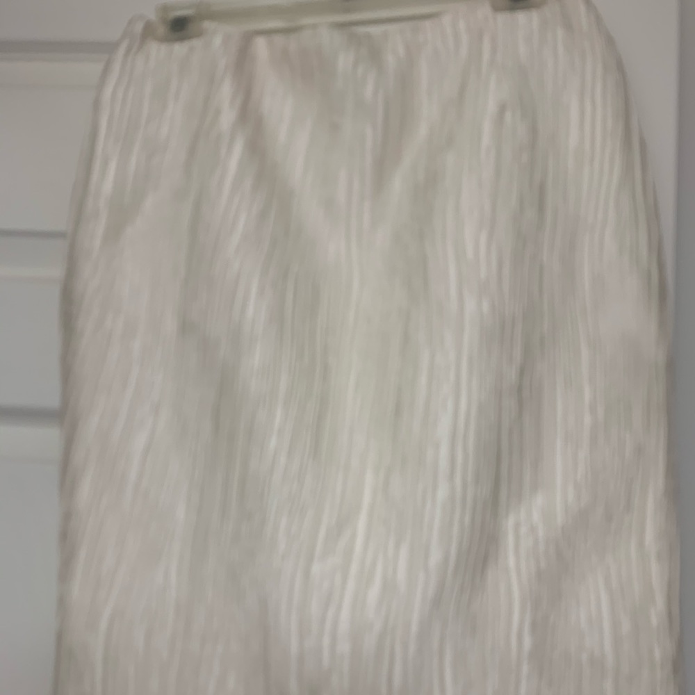 Beautiful Valentino skirt - Picture 4 of 11